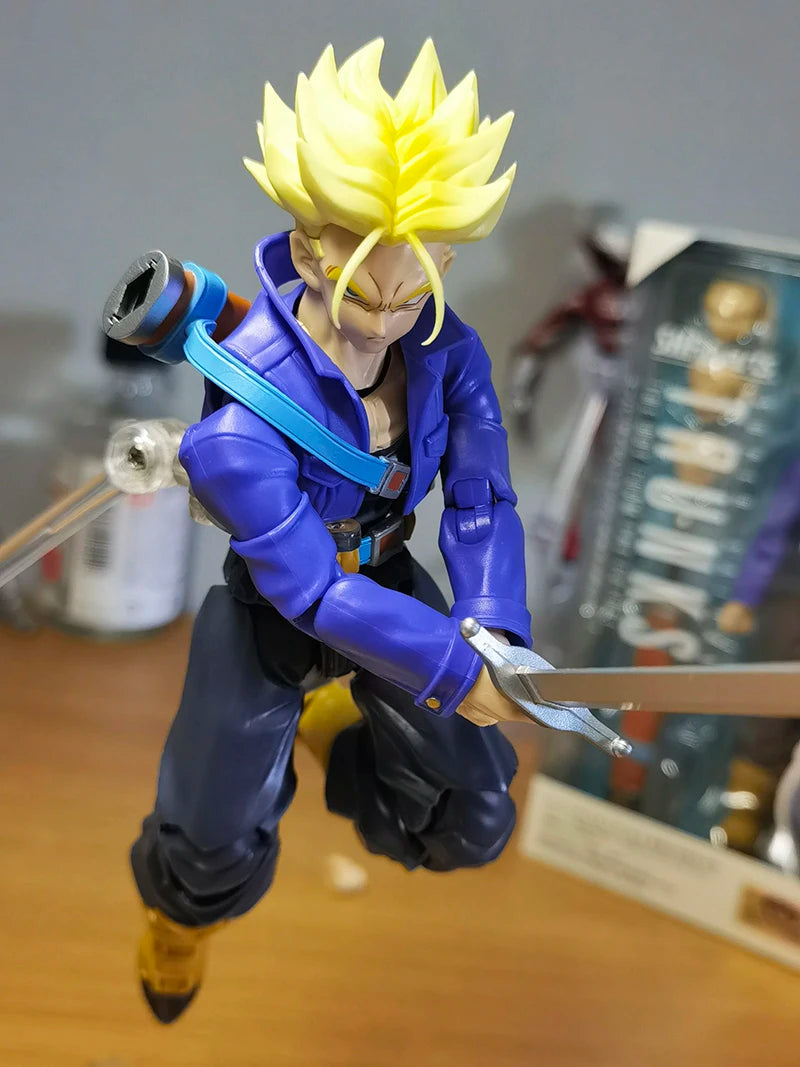 Trunks do Futuro Super Saiyajin — Dragon Ball Z Figura PVC 15cm Bandai