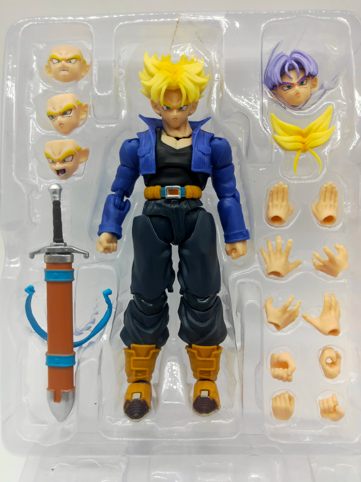 Trunks do Futuro Super Saiyajin — Dragon Ball Z Figura PVC 15cm Bandai