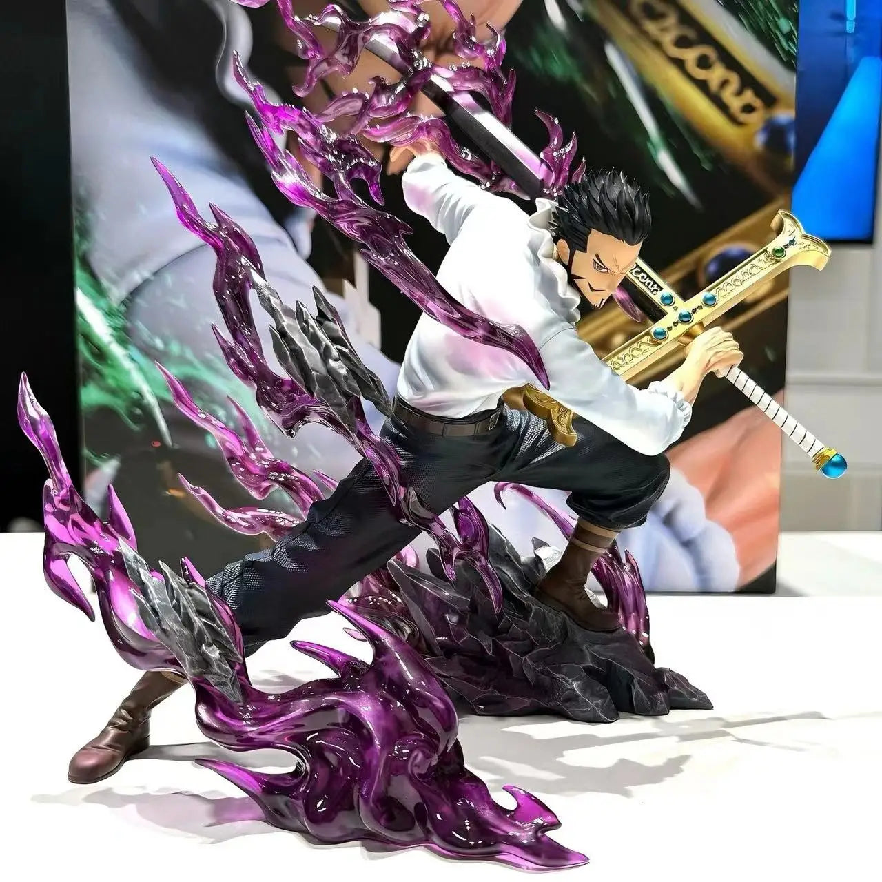 Dracule Mihawk — One Piece Figura Colecionável PVC 30cm