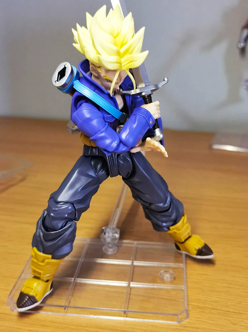 Trunks do Futuro Super Saiyajin — Dragon Ball Z Figura PVC 15cm Bandai